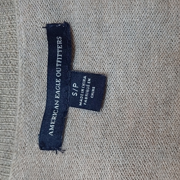 AMERICAN EAGLE TAN LONG SLEEVE LIGHT WEIGHT V NECK PULLOVER SWEATER - Picture 11 of 12